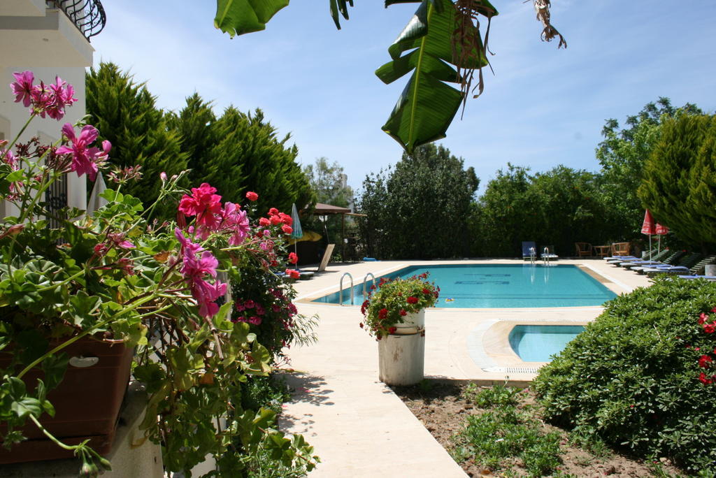 Paradise Garden Gumusluk Evleri Aparthotel Exteriör bild