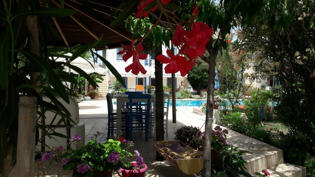 Paradise Garden Gumusluk Evleri Aparthotel Exteriör bild